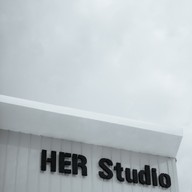 Her studio ร้อยเอ็ด