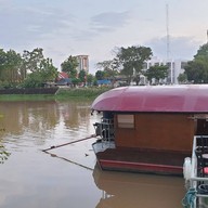 บรรยากาศ ร้านอาหารริเวอร์ไซด์ บาร์ แอนด์ เรสเตอร์รอง (Riverside bar & restaurant)