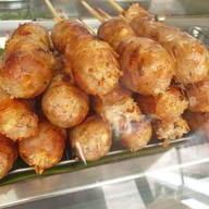 เมนูของร้าน ไส้กรอกแม่อุดม ใกล้ริมปิงนวรัฐ