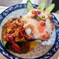 กะเพราพริกแห้ง สะพานพระนั่งเกล้า