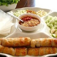ร้าน หน่อย แหนมเนือง