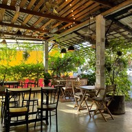 Go Gimm bistro & juice bar  By บ้านอาหาร