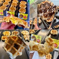 วาฟเฟิล & เมี่ยง Waffle hug by คุณนุ้ย ตลาดเขตบางขุนเทียน ตลาดเขตบางขุนเทียน