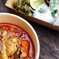 2B ขนมจีนน้ำเงี้ยว ข้าวซอยไก่ หมี่เกี๊ยวหมู กุ้ง