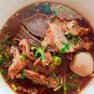 ก๋วยเตี๋ยวเรือ 3 อ. By.แม่จำเนียน .