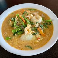 ราดหน้าหมูหมักเจ้าเก่าเขาตาโล