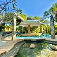 โรงแรมเดอะฮอทสปริงบีชรีสอร์ทแอนด์สปา