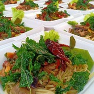 ครัวเจ้ปัท ตลาดนัดเรือบิน