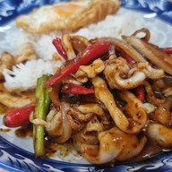 กะเพราพริกแห้ง สะพานพระนั่งเกล้า