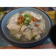 เมนูของร้าน ก๋วยเตี๋ยวฮั้งเพ้งร้านเจ๊บุษ ถนนเก้ากิโล ปากซอยเขาน้ำซับ