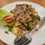 ราชาเมี่ยงปลา&ยำ (ยำ 35 บาท)
