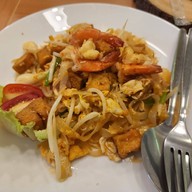 ราชาเมี่ยงปลา&ยำ (ยำ 35 บาท)