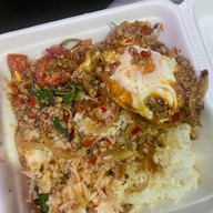 ครัวจารุวรรณ ข้าวขาหมู อาหารตามสั่ง