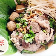 สุธารส ก๋วยเตี๋ยวหมูตุ๋น ถนนราษฏร์พัฒนา
