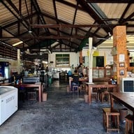 ครัวบ้านคุ้ม & Coffee House กองบิน 41