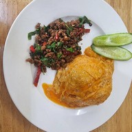 กะเพราพริกแห้ง สะพานพระนั่งเกล้า