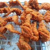 ยำแซ่บเพื่อนรัก (ยำบุฟเฟ่ต์10฿หน้าร้าน)