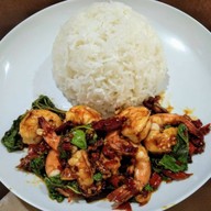 กะเพราพริกแห้ง สะพานพระนั่งเกล้า