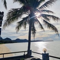 เพิร์ลบายเดอะซีรีสอร์ท