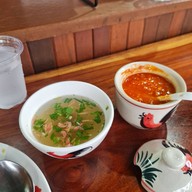 เจ๊แต๋วเตี๋ยวเป็ด(เจ้าเก่า)หนองข้างคอก & ข้าวขาหมู หนองข้างคอก