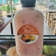 ก๋วยเตี๋ยวเรืออยุธยาแท้  💯 % และ น้ำผลไม้แยกกากสำพูน  Avy Juice 2
