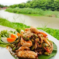 ชมเดือน ธาราบุรี สุพรรณบุรี