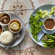 ร้านน้ำชุบผักเหนาะลำพูน