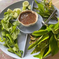 ร้านน้ำชุบผักเหนาะลำพูน