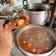 เปาะเปี๊ยะสดขาหมู (เจ้าอาม่า) - คลองถม