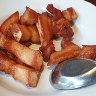 เมนูของร้าน ต๋อง เต็ม โต๊ะ นิมมานเหมินท์ ซอย 13