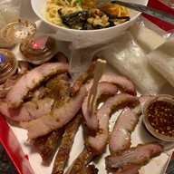 เมนูของร้าน ส้มตำเจ๊แดงสามย่าน ต้นตำหรับ