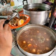 เปาะเปี๊ยะสดขาหมู (เจ้าอาม่า) - คลองถม