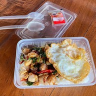 ข้าวผัดกะเพรา ผัดกะเพรา กะเพรา