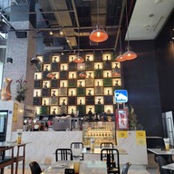 บรรยากาศ Checkmate Bar & Bistro Empire tower