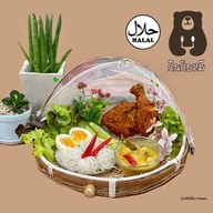 ขนมจีนน้ำยาใต้ ไก่ทอดหาดใหญ่ By กินกับหมี