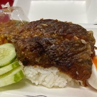 ข้าวปลาแกะ ข้าวน้ำพริกตรงข้าม7-11คุ้มหน้าวลัยลักษณ์