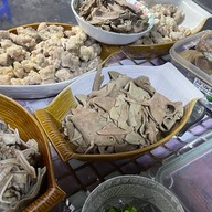 เจ๊ตอง โจ๊กหมู / เมี่ยงปลาเผา / อาหารตามสั่ง