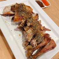 เมนูของร้าน ไก่ย่างพริกไทยดำ ห้าแยกพลับพลาไชย