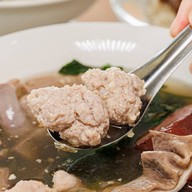 เจ๊เผ่งต้มเลือดหมู