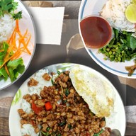 ข้าวกล่องนายโต๋ เคหะหนองหอย