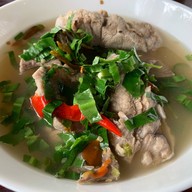 ร้านก๋วยเตี๋ยวสวนมีเส้น