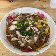 ลูกชิ้นปิ้งแป้งน้อย,ลูกชิ้นปลาระเบิด,ทาโร่กรอบ - เหม็นเค็ม ( Ninety Bar ) หมูบ้านมิตรประชา(โครงการพิเศษ)