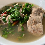 ร้านก๋วยเตี๋ยวสวนมีเส้น