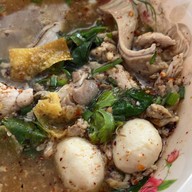 ลูกชิ้นปิ้งแป้งน้อย,ลูกชิ้นปลาระเบิด,ทาโร่กรอบ - เหม็นเค็ม ( Ninety Bar ) หมูบ้านมิตรประชา(โครงการพิเศษ)