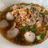 ร้านก๋วยเตี๋ยวสวนมีเส้น