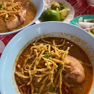 เมนูของร้าน ข้าวซอย ลุงประกิจกาดก้อม