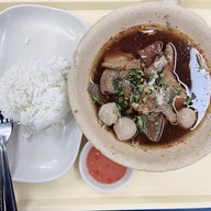 เมนูของร้าน ก๋วยเตี๋ยวเนื้อ โป่วเทียมเฮง MBK