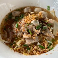 ร้านก๋วยเตี๋ยวสวนมีเส้น