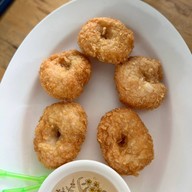 ลูกชิ้นปิ้งแป้งน้อย,ลูกชิ้นปลาระเบิด,ทาโร่กรอบ - เหม็นเค็ม ( Ninety Bar ) หมูบ้านมิตรประชา(โครงการพิเศษ)