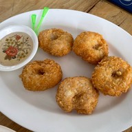 ลูกชิ้นปิ้งแป้งน้อย,ลูกชิ้นปลาระเบิด,ทาโร่กรอบ - เหม็นเค็ม ( Ninety Bar ) หมูบ้านมิตรประชา(โครงการพิเศษ)